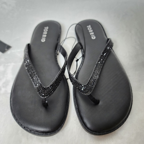 Torrid Flip Flops Black with Rhinestones Women's Size 6WW Sandals NWT - Picture 6 of 10